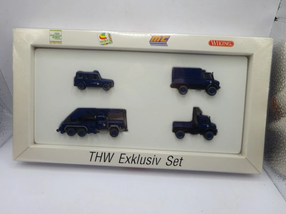 Wiking: Set THW-Esclusivo Con 2x Unimog, MB 230G E Magirus Kranwagen (SSK3 +16) - Immagine 1 di 1