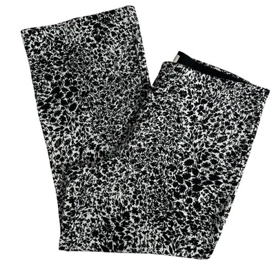 Pantalones Cortos Maeve by Anthropologie The Margot Negro Blanco Estampado Kick Flare L Foto 1 de 4