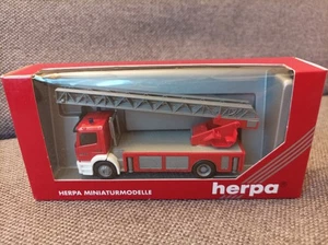 Herpa H0 1:87 in confezione originale - 044332 Mercedes Benz Atego 1828 DLK 23-12 "Vigili del Fuoco" - Foto 1 di 7