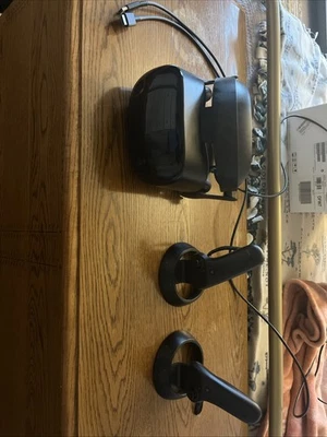 Samsung HMD Odyssey + VR headset for Windows Mixed Reality with controllers - Image 1 of 4