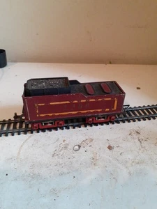 TRIANG R32 TENDER TC Series 2300 OO GAUGE Maroon Livery - Picture 1 of 6