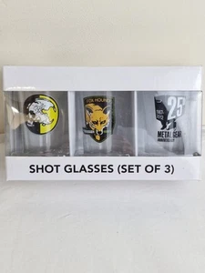 Bicchieri Metal Gear Solid 25th Anniversary 3 Shot nuovi imballati. - Foto 1 di 9