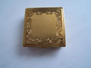 VINTAGE MAJESTIC GOLD TONE POWDER COMPACT - Bild 1 von 9