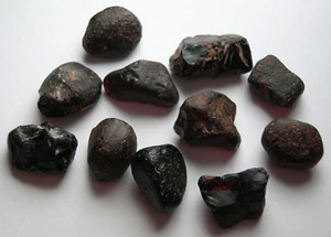GARNET / PYROPE, BIG CLEAN DEEP RED ROUGH FOR FACETING, TANZANIA, AFRICA - Picture 1 of 5