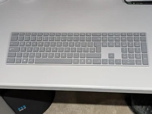 Microsoft Surface Wireless Tastatur (UK) mit Fingerabdruck ID (Windows Hello) - Bild 1 von 1