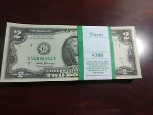 EIN STAPEL (100) 2017A CHICAGO ZWEI DOLLAR $ 2 Banknoten UNCIR. BEP PACK (Chi-2-6401) - Bild 1 von 3