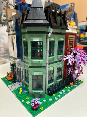 Lego Modular Building Custom Millennium Squarer - Image 1 of 4