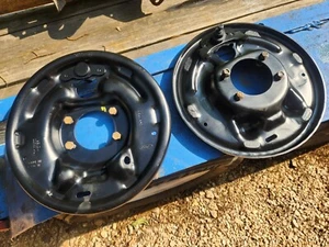 RESTORED Ford F150 Bronco Drum Brake Backing Plates 80-96 8.8-9" Genuine OE PAIR - Picture 1 of 9