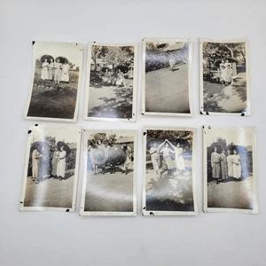 Lote de 8 mujeres jóvenes con paraguas Aberdeen South Dakota 1924 - Imagen 1 de 4