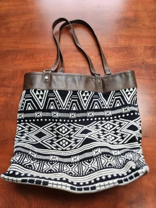 Jewell Thirty-One schwarz weiß Beuteltasche Tasche Handtasche Azteken Boho Southwestern Beach 31 - Bild 1 von 6
