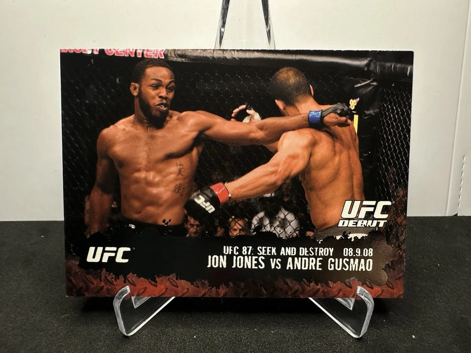 2009 Topps UFC #101 Jon Jones RC vs. Andre Gusmao Rookie (21) - Image 1 of 2