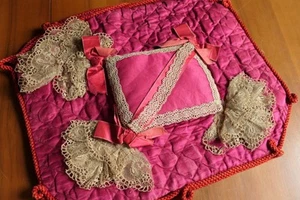 ALMOHADA BOUDOIR SATINADA SEDA FRANCESA ANTIGUA ROSA CON FLORES DE ENCAJE DE TUL - Imagen 1 de 7