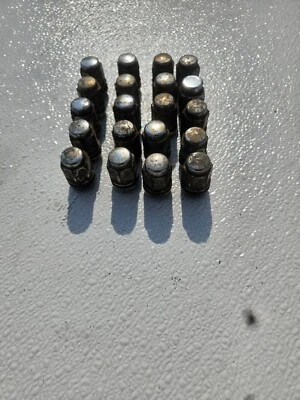 1997-2001 TOYOTA CAMRY LUG NUTS BOLTS SET OF 20 - Imagem 1 de 4