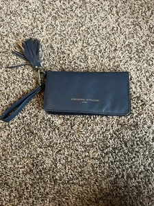 Adrienne Vittadini Wristlet With Charging Bank For Cell Phone Very Nice!!! - Picture 1 of 8