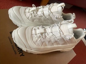 Burberry Arthur White - Picture 1 of 8