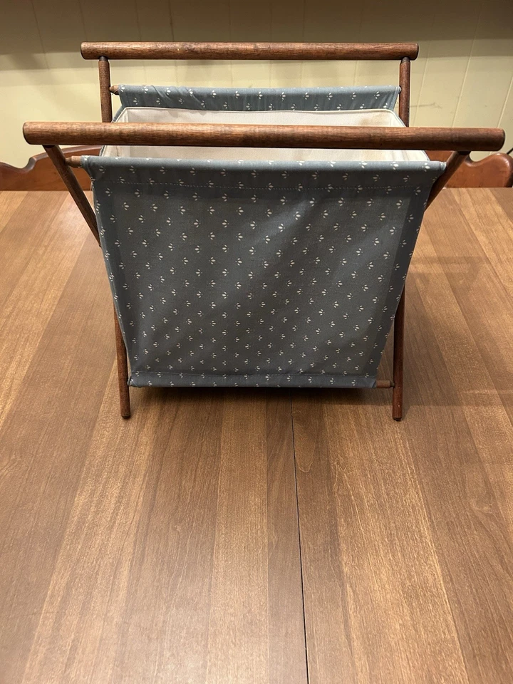 De colección Plegable Marco de Madera Tela Costura Tejer Carrito Cesta Portátil Azul y Blanco Foto 1 de 4
