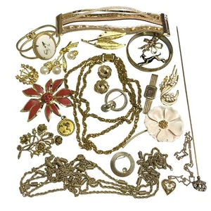 Craft Lot Vintage Gold Tone Jewelry Brooches Necklaces Earrings Bracelets Repair - Picture 1 of 15