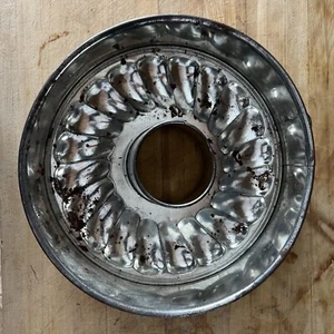 Vintage Spring Form 10” Angel Food Bundt Cake Aluminum Metal Pan Very Early - Picture 1 of 5