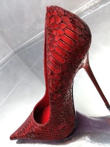 Zapatos de tacón alto icónicos de cuero puntiagudo rojo pitón 35 1969 hechos en Italia - Imagen 1 de 10