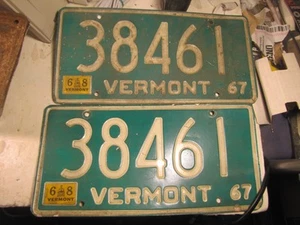 Coppia targhe auto Vermont 1967, ritrovamento fienile non restaurato - Foto 1 di 3