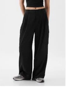 Gap Fit Pants Womens Large Black Runaround Cargo Joggers Pleated Gorpcore Wide - Picture 1 of 10