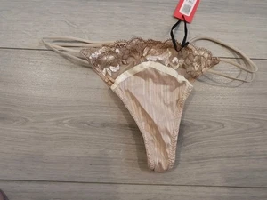 BNWT Vintage Daniel Axel Beige Strappy Lace & Ribbon Thong Size 10-12 - Picture 1 of 21