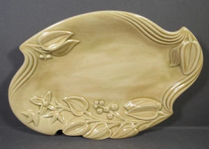 Pottery Serving Dish Vintage Raised Floral Design Beige Glossy 10"x 7.25" Signed - Picture 1 of 6
