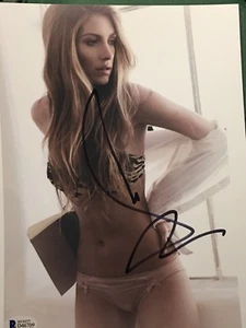 Foto firmada por Dawn Olivieri 8x10 Den Of Thieves Bright American Hustle Bcoa - Imagen 1 de 4