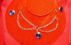 Renaissance Trachtenmiederschmuck, blaue Schmuckknöpfe und goldene Swagketten - Bild 1 von 6