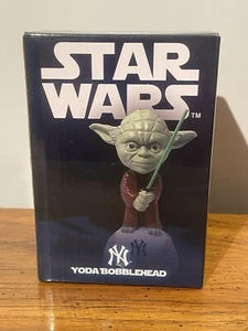 2022 SGA 5/25 Star Wars Night Yoda NY Yankees Bobblehead - Picture 1 of 6