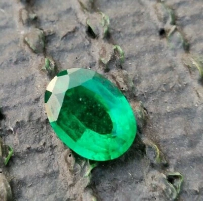 Emerald Quartz Oval Cut Stone Faceted 1 Pcs 12x16 mm Oval Zambian Emerald Color  - Image 1 of 4