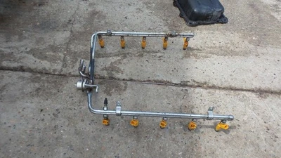 Complete Fuel Rail w/  Fuel Injector Gasoline Fits 99 CROWN VICTORIA 1097880 - Image 1 of 4