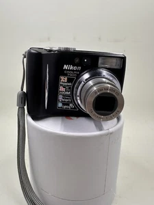 Nikon COOLPIX 7900 Digital Camera With A Battery Tested Taped Battery Door - Picture 1 of 8