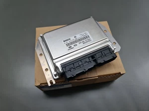 Original Hyundai KIA BOSCH Engine Control Unit 39104-27260 CJJ2TI101 0281011690 - Picture 1 of 4