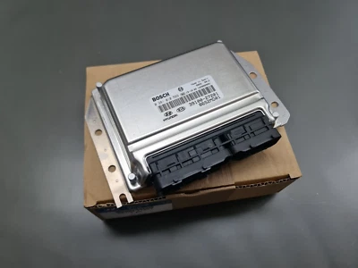 Original Hyundai KIA BOSCH Engine Control Unit 39104-27260 CJJ2TI101 0281011690 - Image 1 of 4