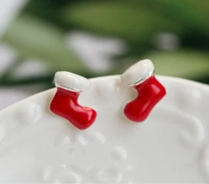 925 Solid Sterling Silver Ear Studs Earrings Christmas Santa Socks - Foto 1 di 3