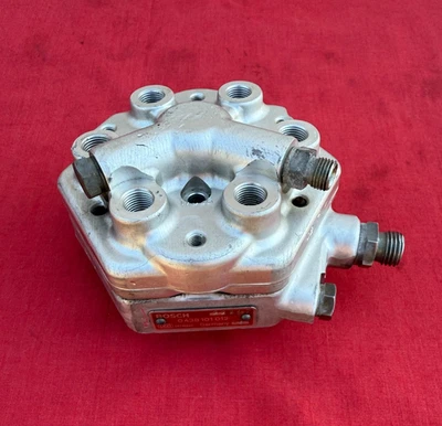 GENUINE BOSCH Fuel Distributor 1986-93 MERCEDES-BENZ W124 W126 W201 2.6L 3.0L I6 Foto 1 de 4