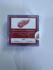 Carolina Hurricanes Staal Goal Puck VS Detroit Red Wings 14/12/23 - Foto 1 di 2