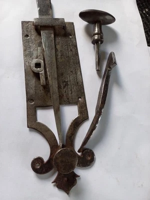 ancien loquet targette  XVII siècle serrure ancienne/ verrou de porte fer forge  - Photo 1/4