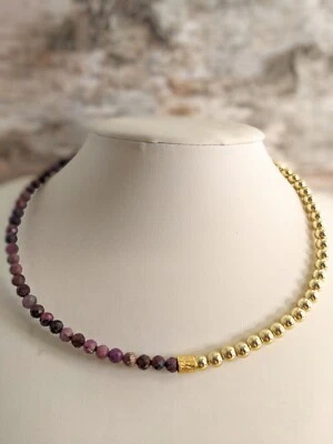 Gargantilla collar de media y media cuenta con bolas de rubí rojo y rosa natural y oro Foto 1 de 4