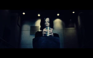 Kate Beckinsale Signed Screen Used Prop Bomb Underworld Awakening COA - Picture 1 of 9