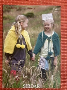 GIRLS CHUNKY KNITTED HOODED CAPE VTG KNITTING PATTERN 22”-32” SIRDAR 2346 - Picture 1 of 2