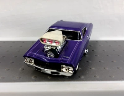 Chevy Chevelle SS 1969 Muscle Machines púrpura fundido a presión Foto 1 de 4