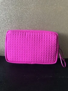 VALENTINO BEAUTY MAKEUP POUCH HOT PINK - Picture 1 of 5
