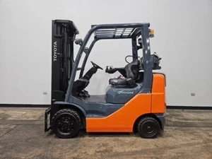 2018 TOYOTA 8FGCU25 5000LB 3 STAGE CUSHION LPG FORKLIFT STK 15879 - Picture 1 of 15