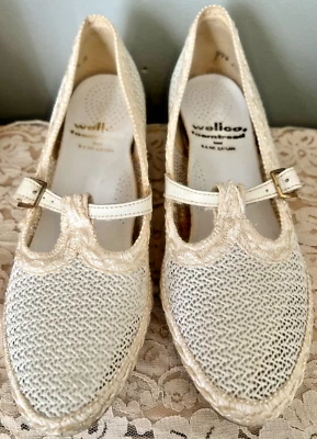 VINTAGE 1940's IVORY MESH SHOES - Image 1 of 4