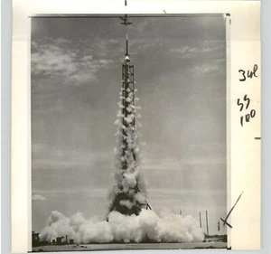 NAVY Research ROCKET LAUNCH Aerobee H1 New Mexico VINTAGE 1956 Press Photo - Picture 1 of 2