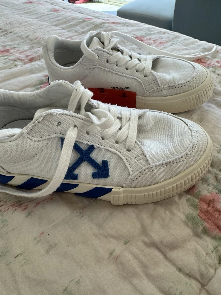 Zapatillas bajas de cuero vulcanizado Off White blancas azules niños talla 29 euros- 11,5 EE. UU. Foto 1 de 4