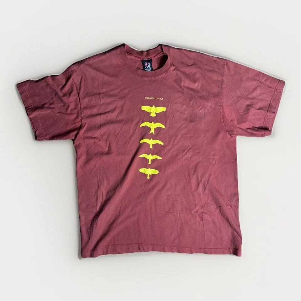 Camiseta Vintage 1998 Pearl Jam Band Yield Tour Kangol Tag Grande L Pássaros Vermelhos EUA - Imagem 1 de 4