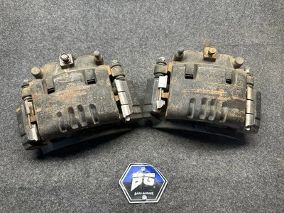 Комплект суппортов заднего тормоза 2007 Dodge Ram 2500 от оригинального производителя - Изображение 1 из 4